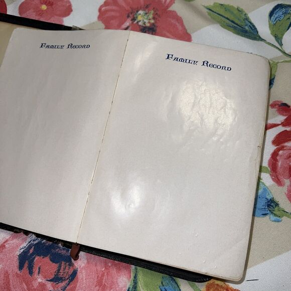 Genuine Morocco Leather Bible NEEDS RESTORATION Bad Condition Red Letter Edition - Picture 9 of 16